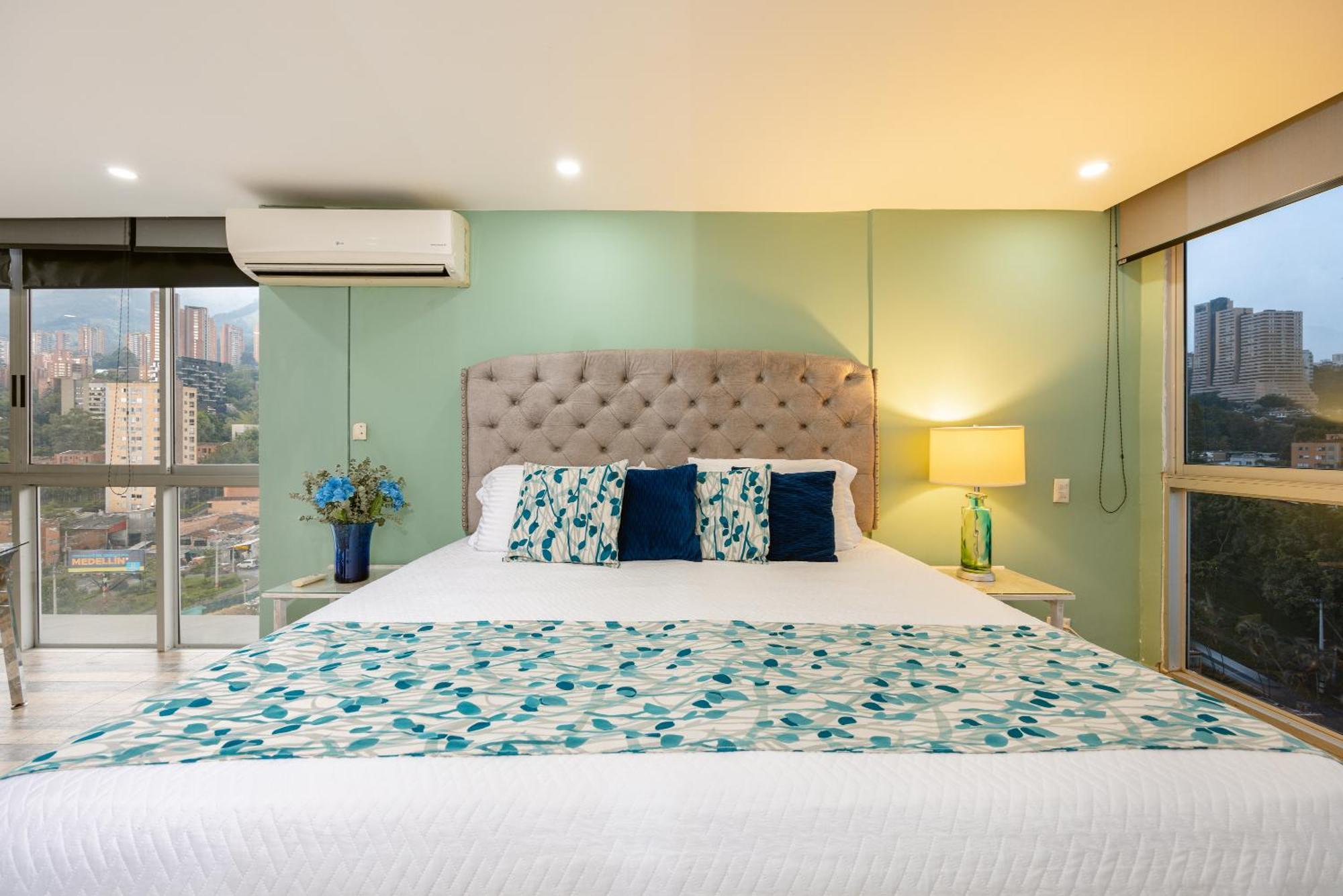 Apartamentos Borbon Suites Медельин Экстерьер фото